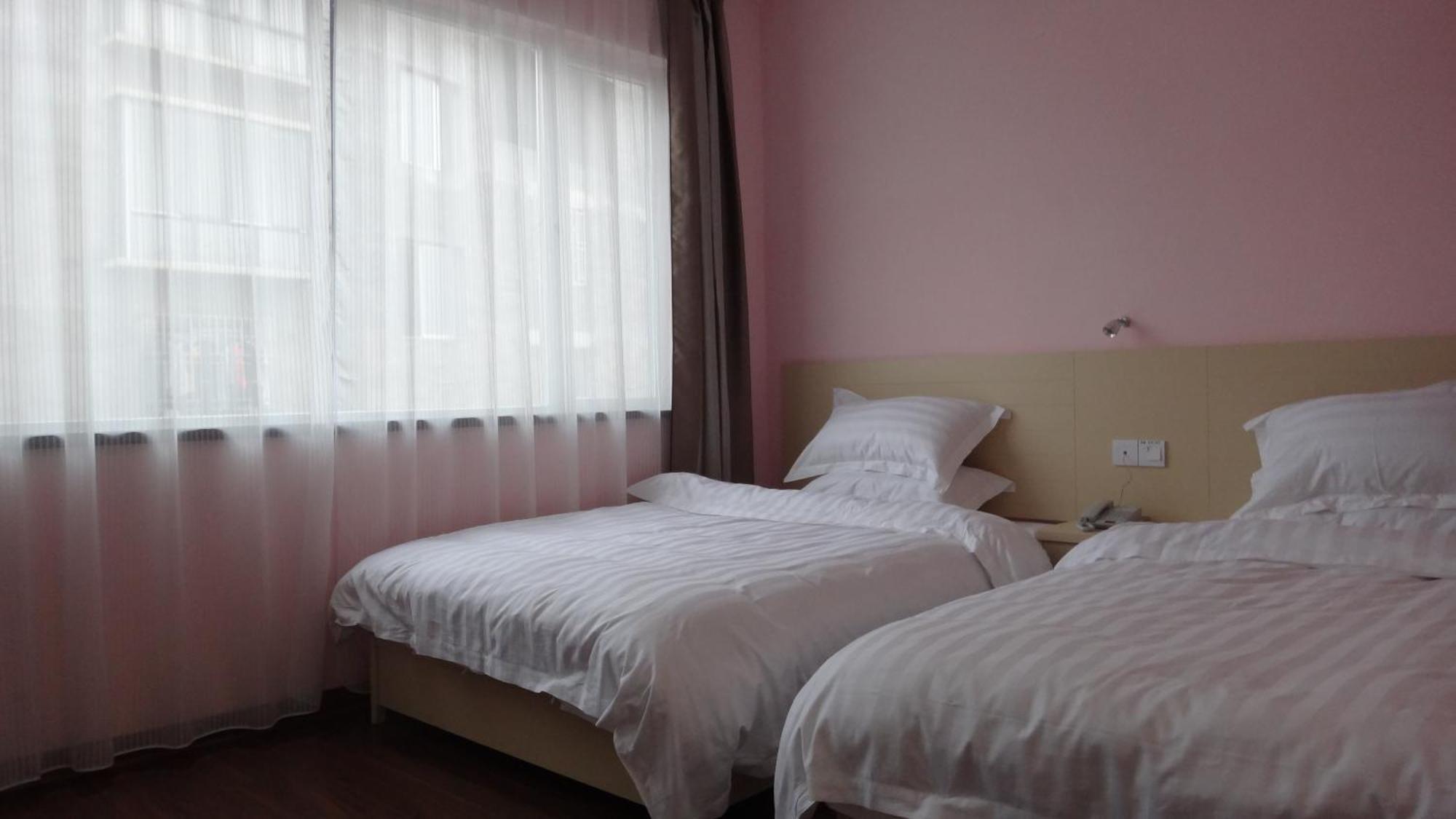 กุ้ยหลิน 68 ดีกรี โฮเต็ล นอร์ธ เทรน สเตชัน แบรนช์ Hotel ภายนอก รูปภาพ